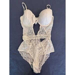 Secret Possessions White Lace Bodysuit Underwire Padded Lingerie 38D Floral